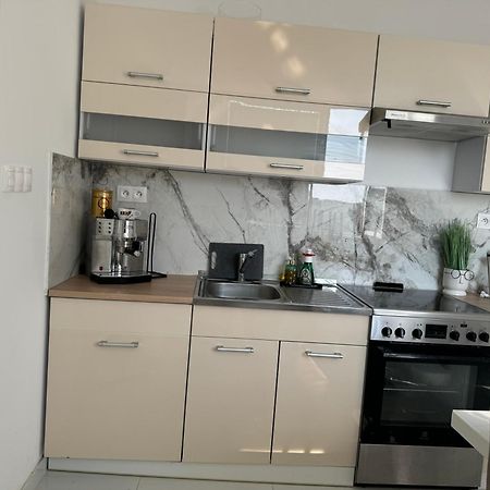 Peti Apartman Centrum Galanta Esterno foto