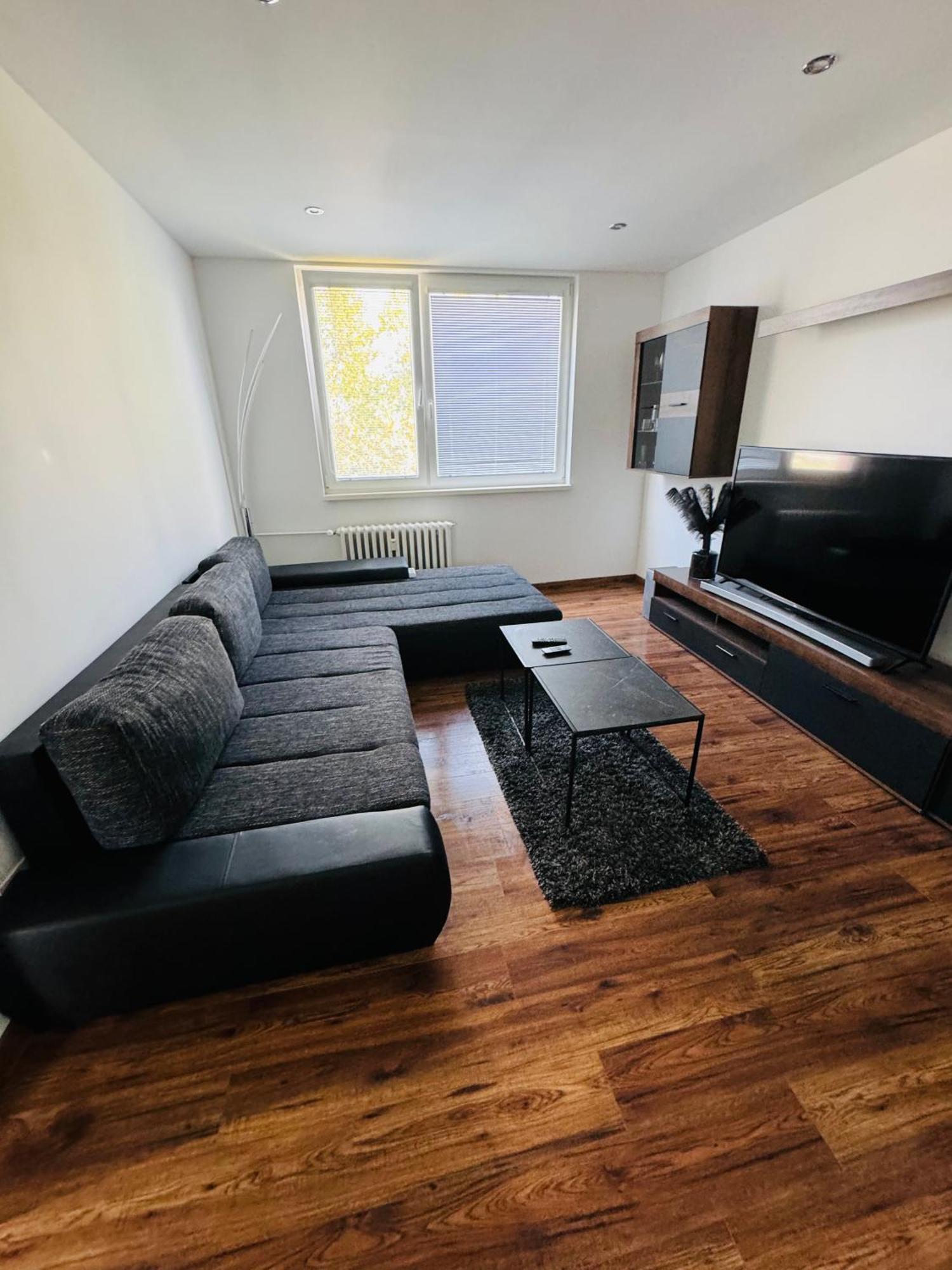 Peti Apartman Centrum Galanta Esterno foto