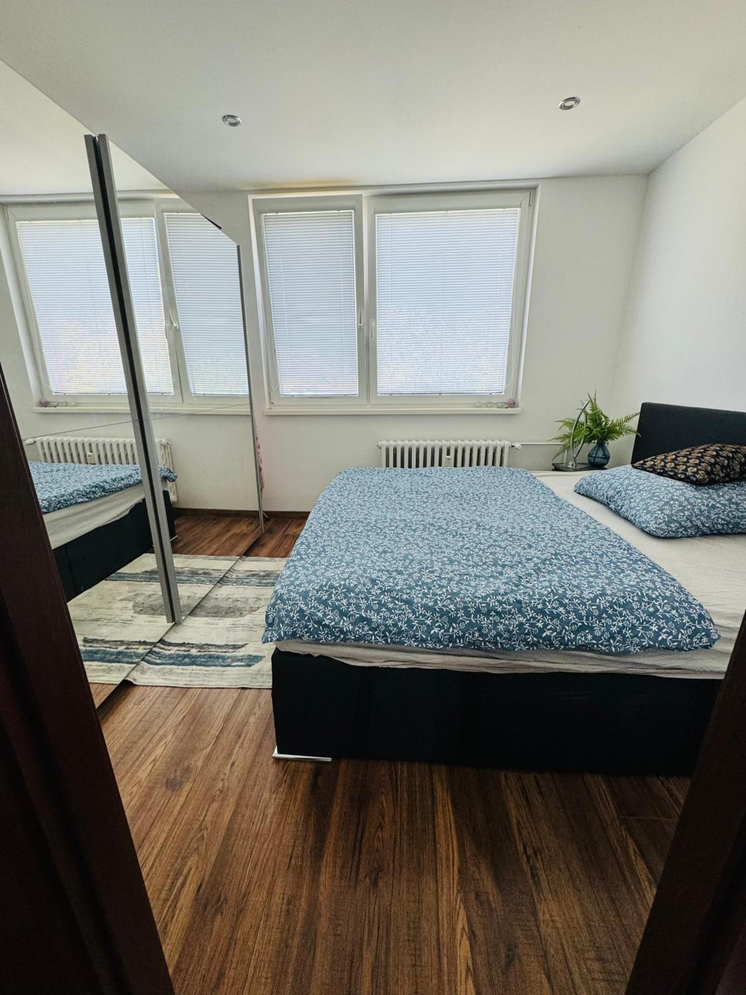 Peti Apartman Centrum Galanta Esterno foto