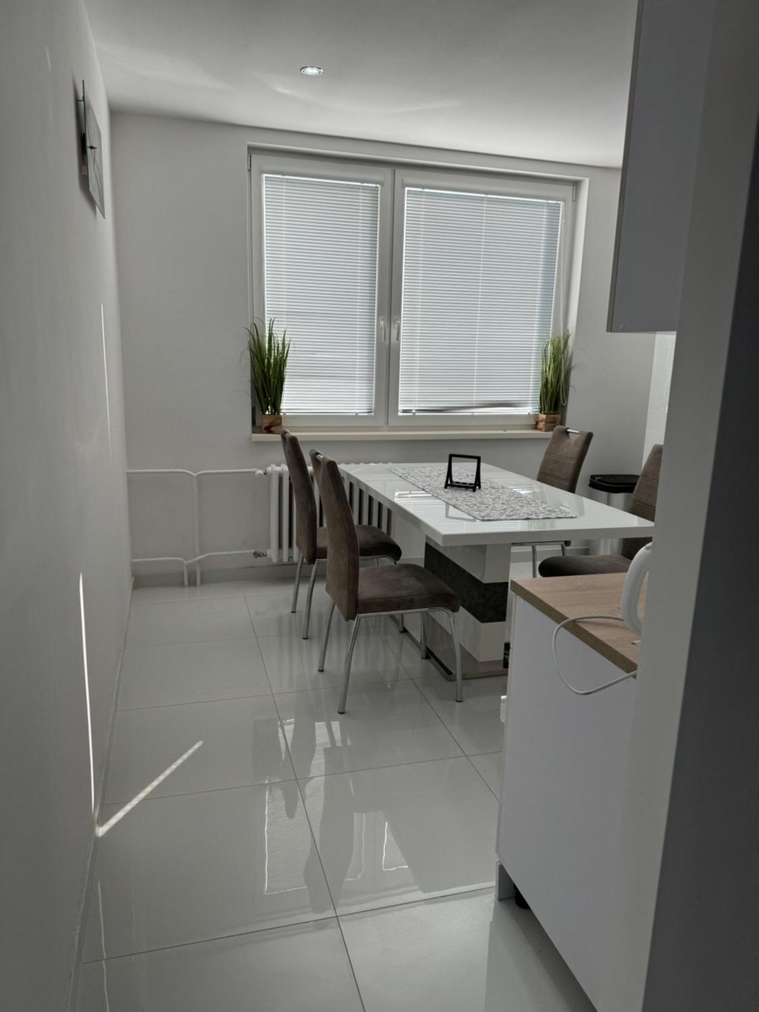 Peti Apartman Centrum Galanta Esterno foto
