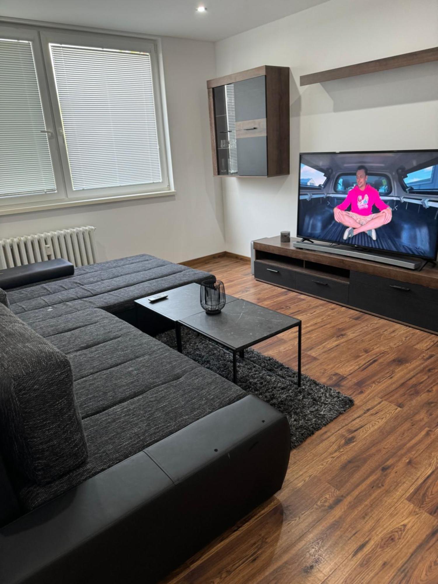 Peti Apartman Centrum Galanta Esterno foto