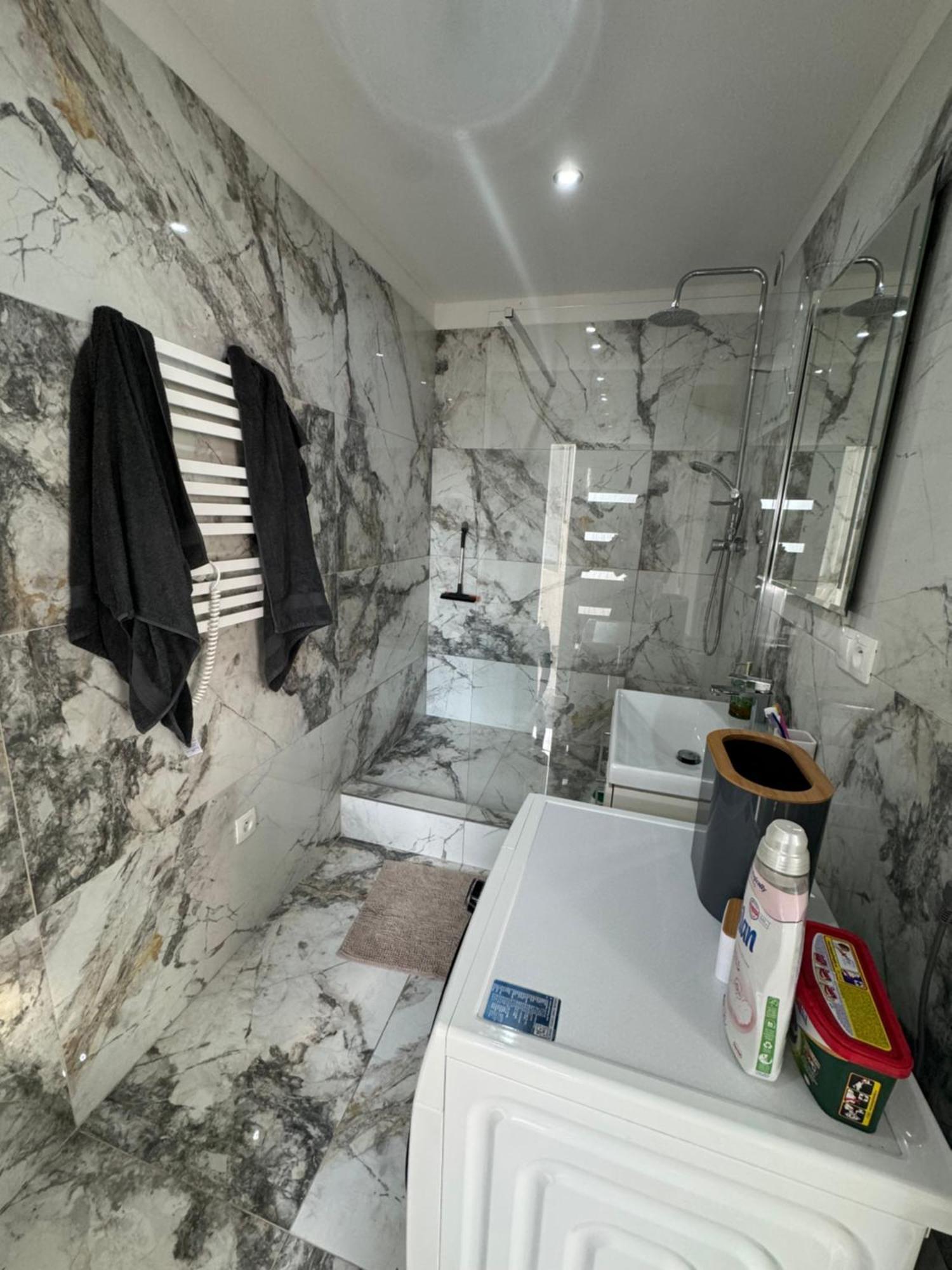 Peti Apartman Centrum Galanta Esterno foto