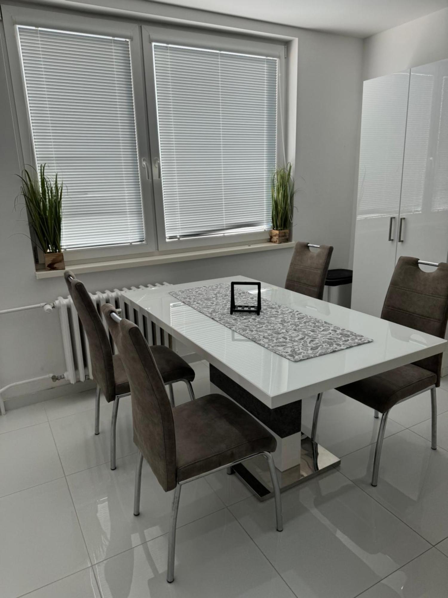 Peti Apartman Centrum Galanta Esterno foto